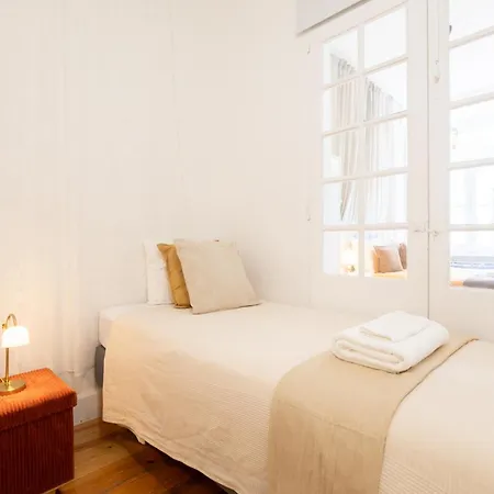 Heart Of Stylish Sleeps 8 Wac 2 Bath 아파트 리스본