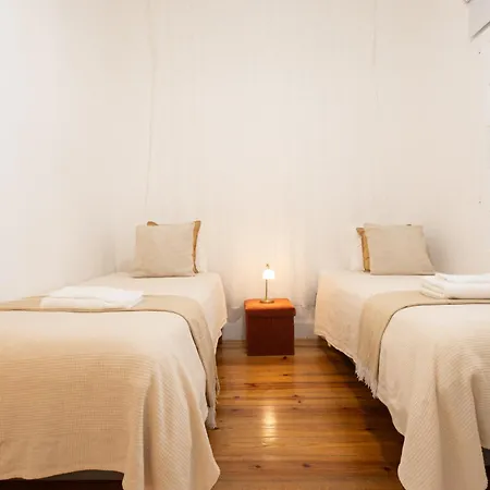 Heart Of Stylish Sleeps 8 Wac 2 Bath * 리스본