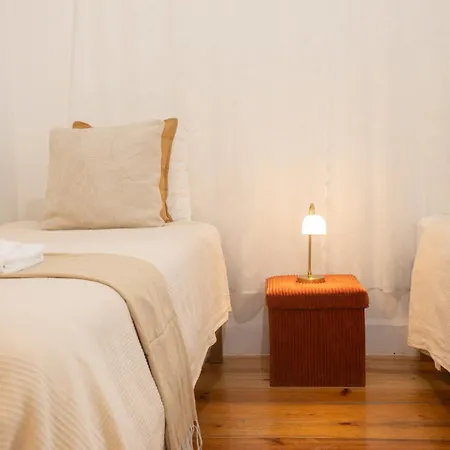 Heart Of Stylish Sleeps 8 Wac 2 Bath * 리스본