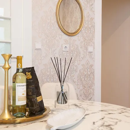 Heart Of Stylish Sleeps 8 Wac 2 Bath * 리스본