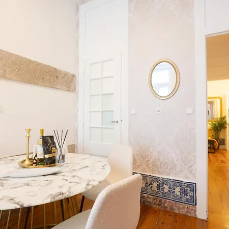 Heart Of Stylish Sleeps 8 Wac 2 Bath 아파트 리스본