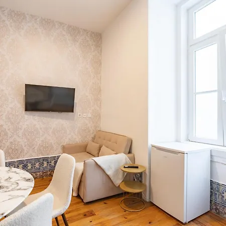 Heart Of Stylish Sleeps 8 Wac 2 Bath 리스본