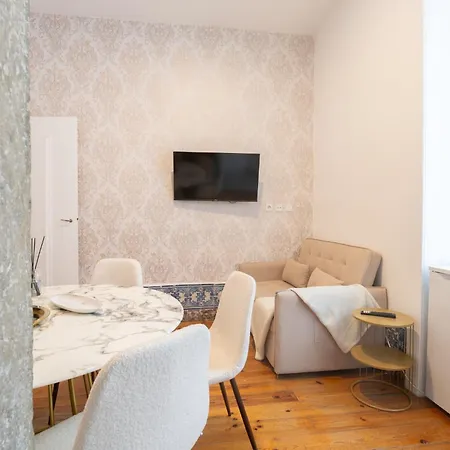 Heart Of Stylish Sleeps 8 Wac 2 Bath * 리스본